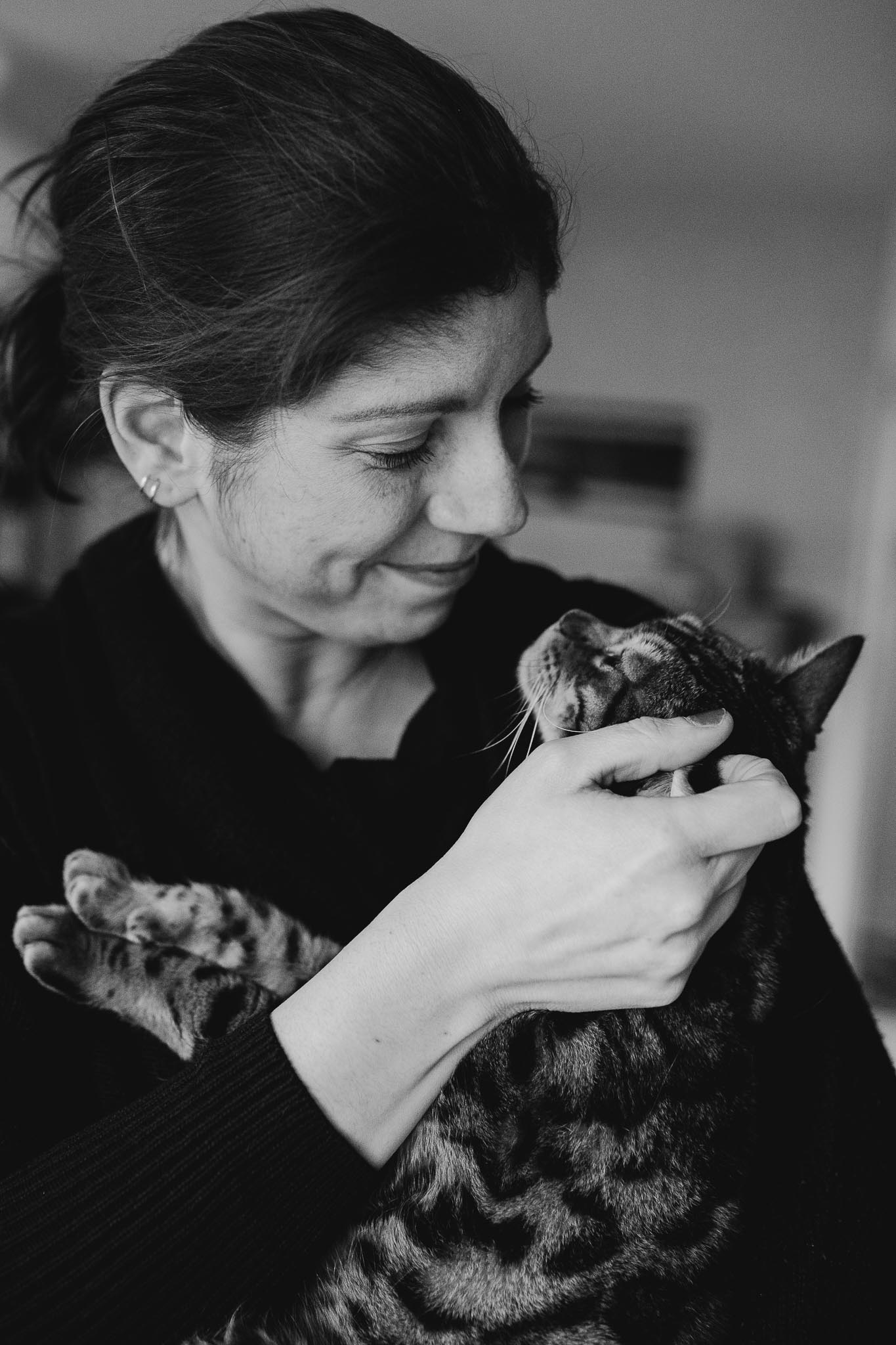 cats and their humans - Katze-Mensch-Portrait mit Verena und Bengalkater Fires
